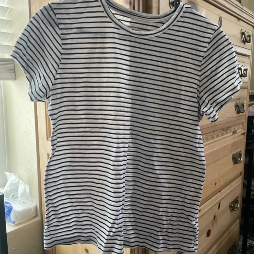 Time and Tru Black and White Striped Short Sleeve Tee